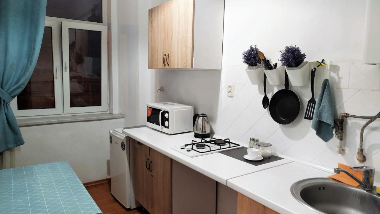 Romantic Rynok Square Apartment with Constant Power Lviv Exterior photo